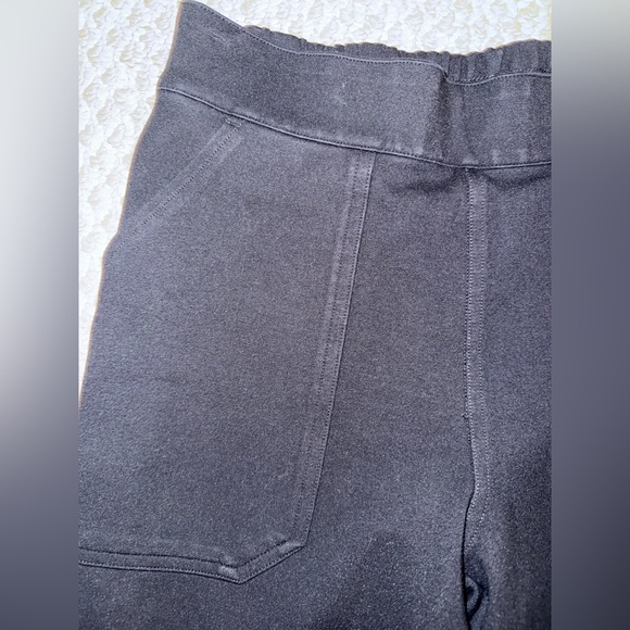 SPANX Women's The Perfect Pant
Jogger SIZE: Medium - Picture 8 of 13